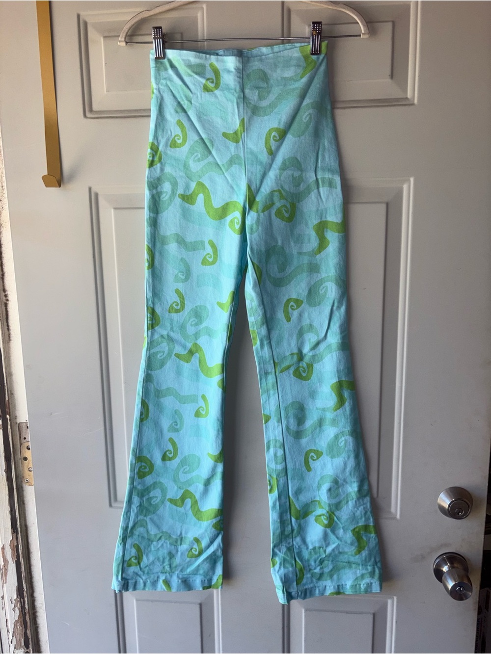Hosbjerg teal/green patterned flare leg pants size S